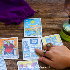 Apprendre le Tarot Voyance : Comment se tirer les cartes pour soi même?
