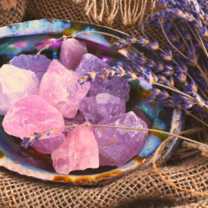 4 manières d'utiliser les bienfaits émotionnels du quartz rose