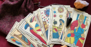 7 tarots ou oracles pour commencer le tarot divinatoire