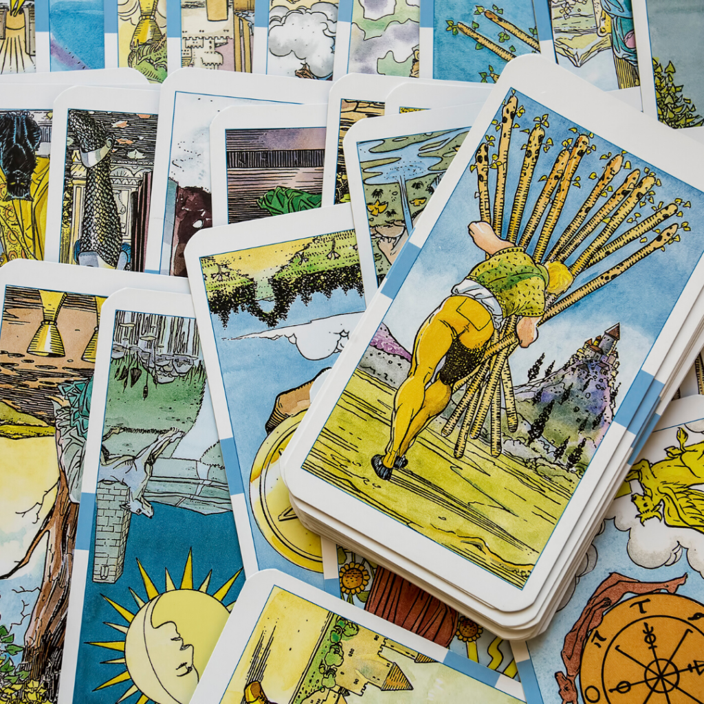 Comment tirer les cartes divinatoires en 10 étapes